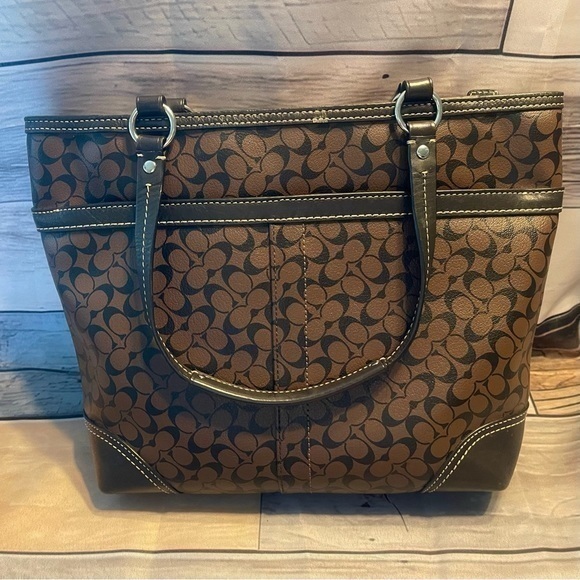 COACH Heritage Signature Tote CHELSEA-F15137-BLACK/BROWN 🔥Authebtic 🔥EUC - Picture 2 of 11